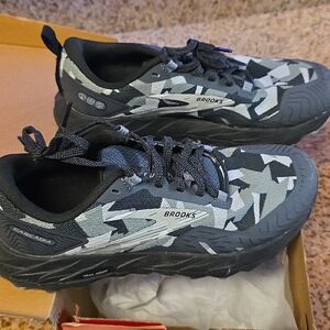 Brooks Cascadia Running Shoes- Grey and Black